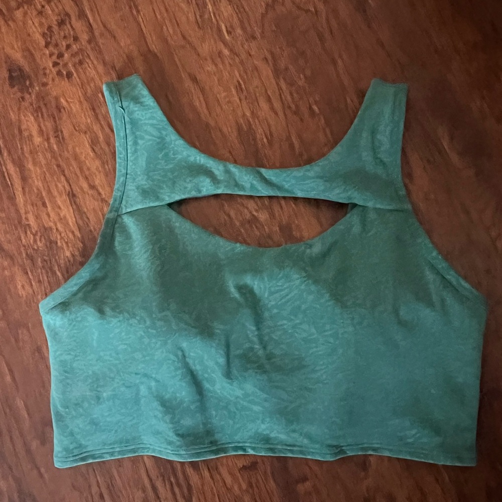 Lululemon sports bra size 8